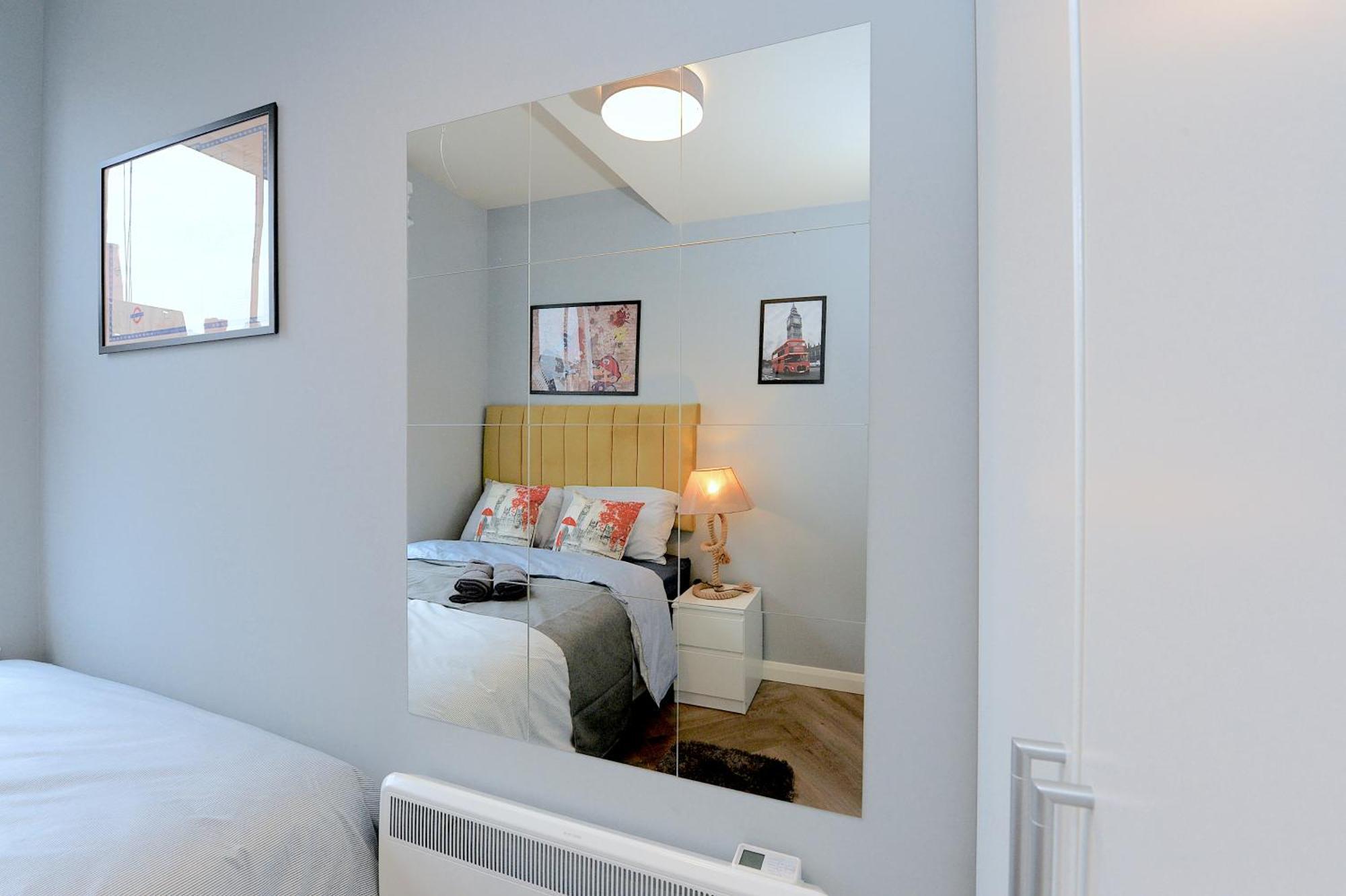 ロンドン2 Bed Terraced Flat Piccadilly Lineアパートメント エクステリア 写真