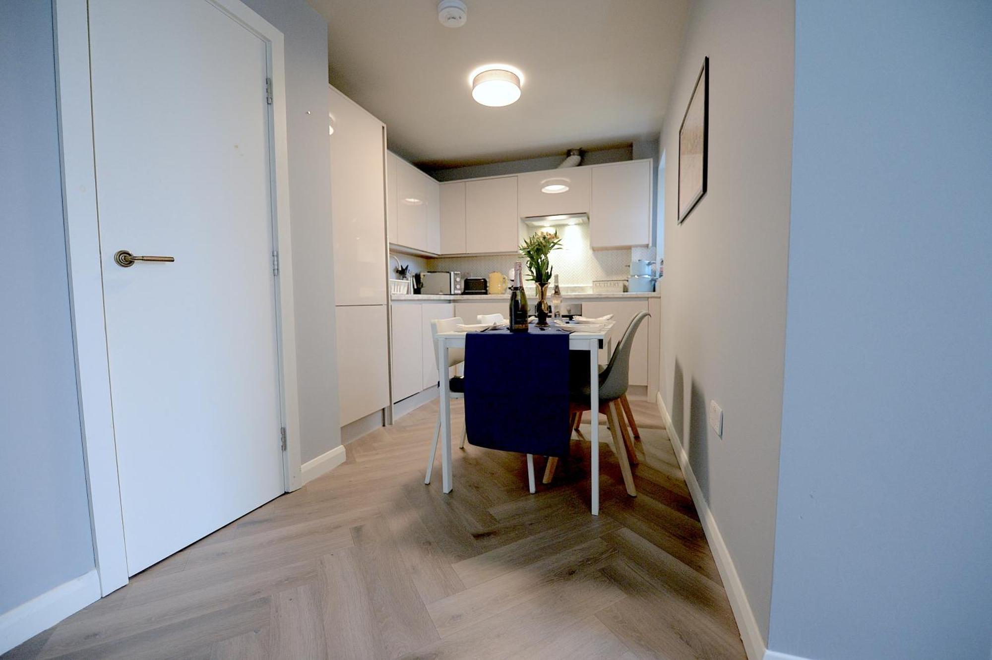 ロンドン2 Bed Terraced Flat Piccadilly Lineアパートメント エクステリア 写真