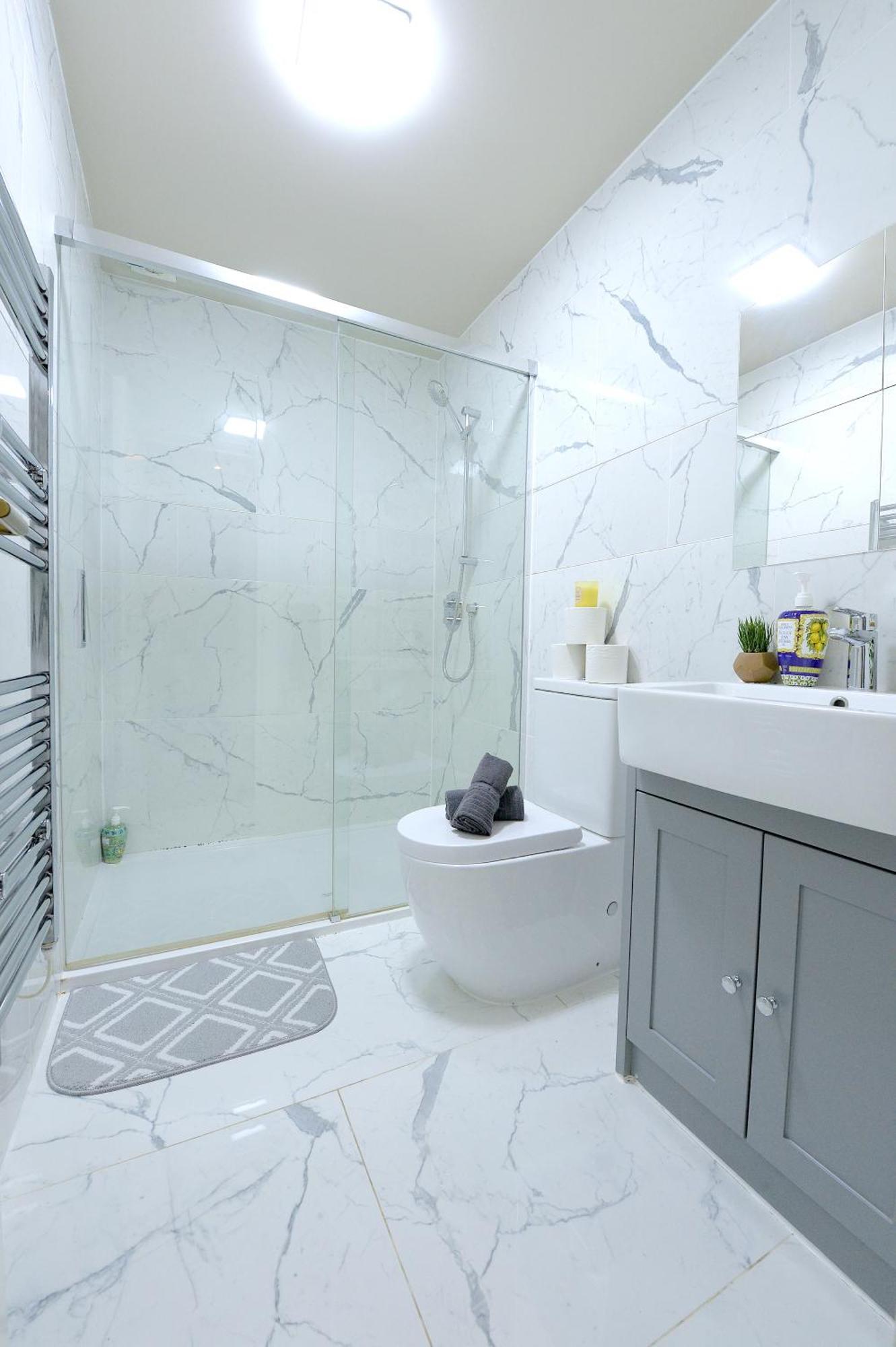 ロンドン2 Bed Terraced Flat Piccadilly Lineアパートメント エクステリア 写真