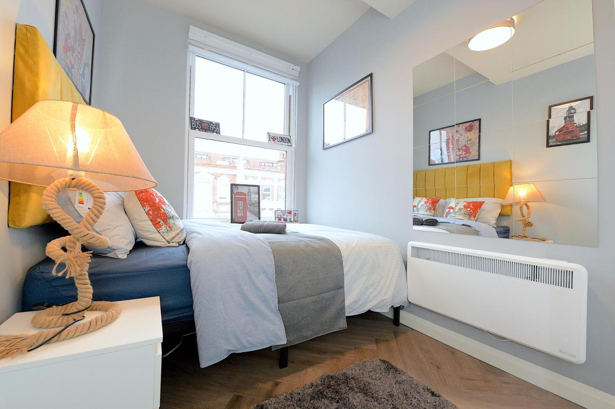 ロンドン2 Bed Terraced Flat Piccadilly Lineアパートメント エクステリア 写真
