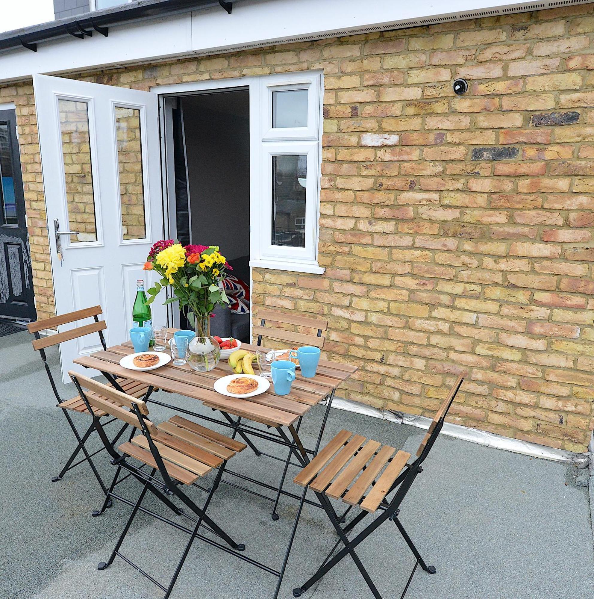 ロンドン2 Bed Terraced Flat Piccadilly Lineアパートメント エクステリア 写真